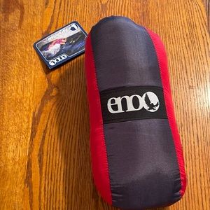 Eno pillow NWT